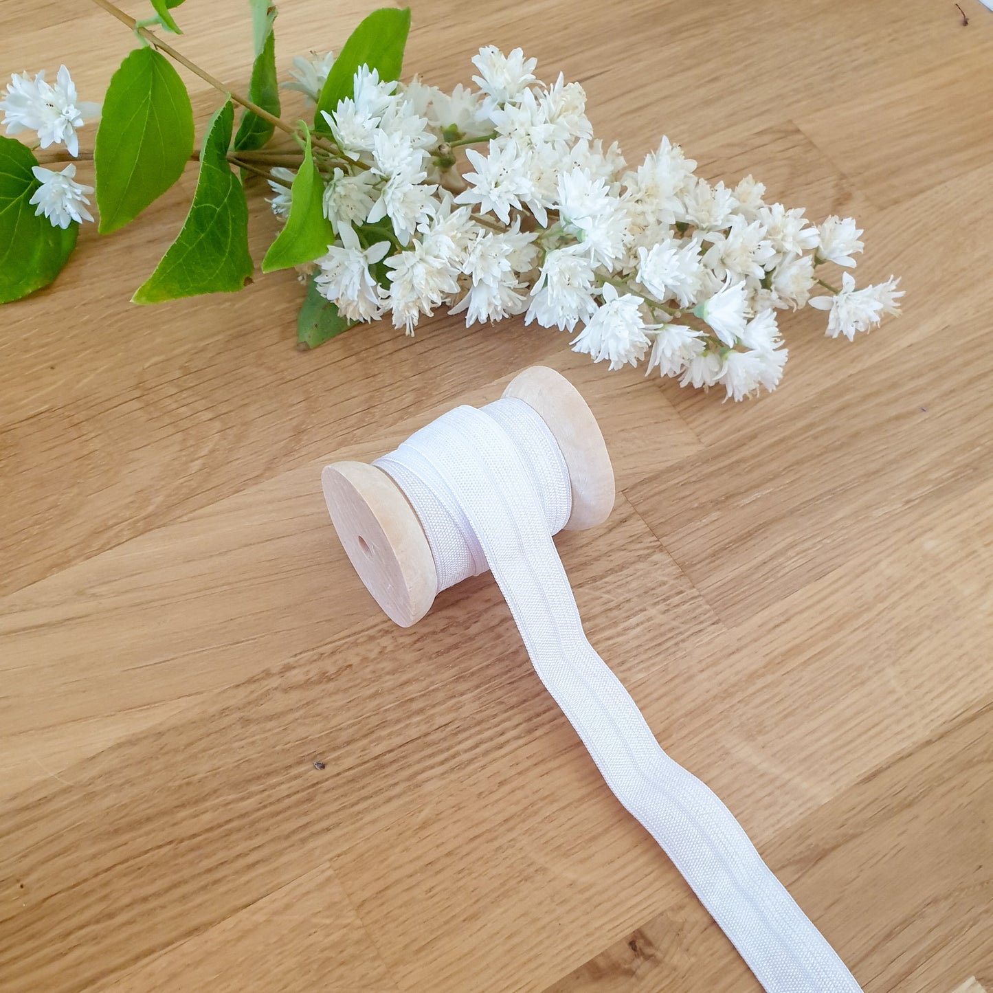 Stretch pre-folded satin ribbon - Snowdrop