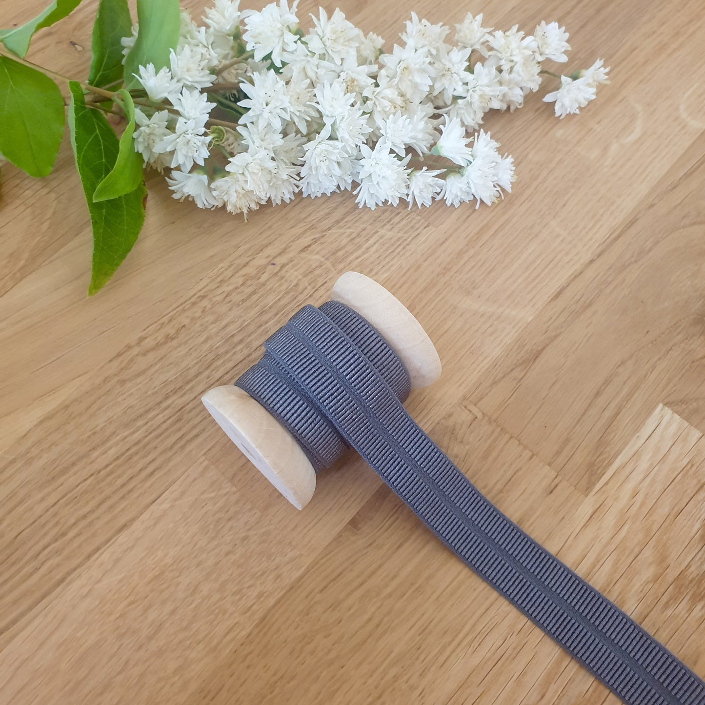 Stretch Pre-Folded Grosgrain Ribbon - Barberry Stems